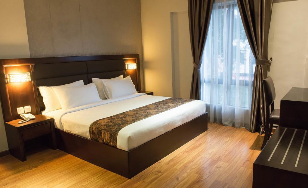 Castello Hotel Kulai Exteriér fotografie